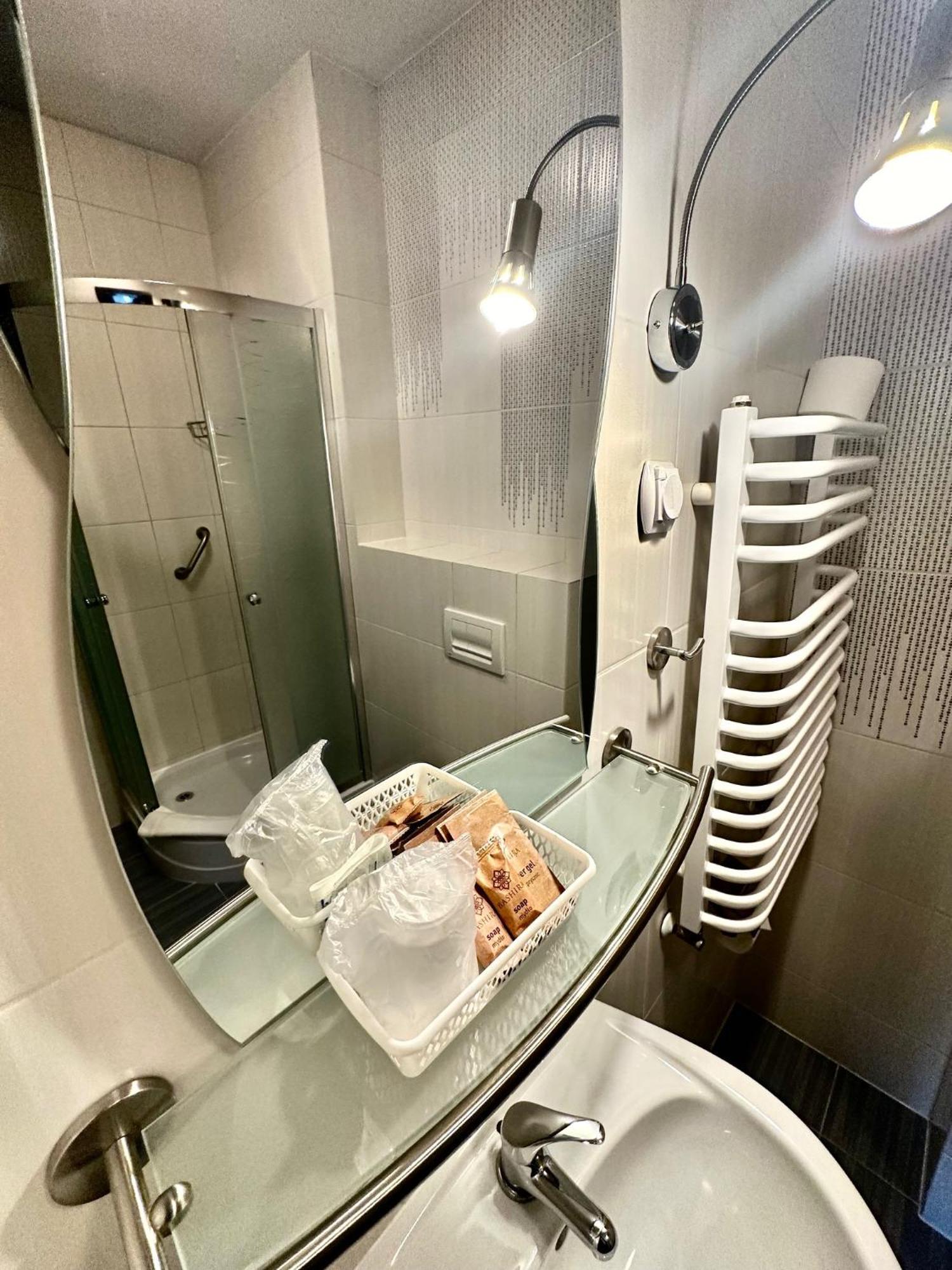 Hotel Pod Debami 오스토프 빌코폴스키 외부 사진