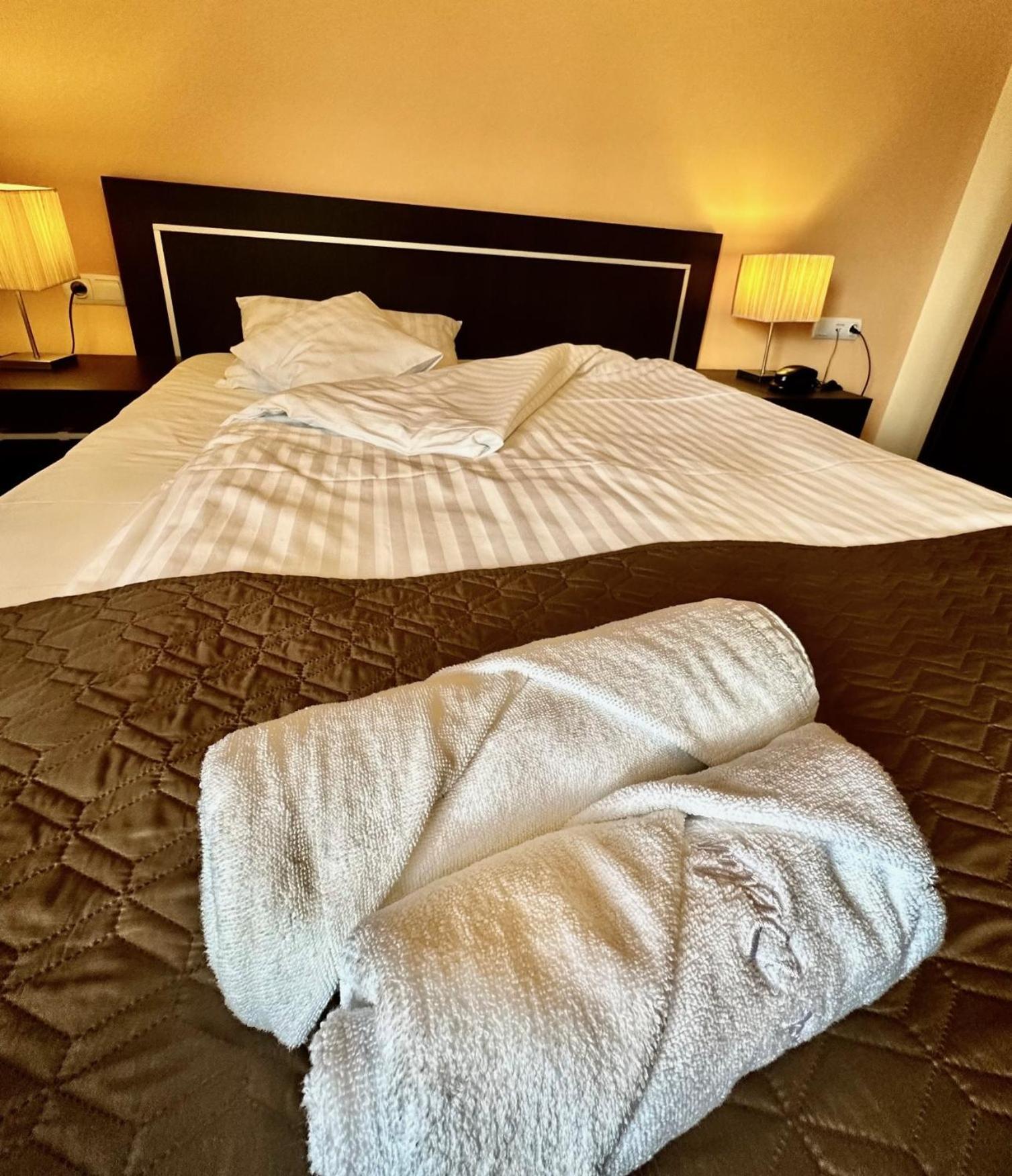 Hotel Pod Debami 오스토프 빌코폴스키 외부 사진