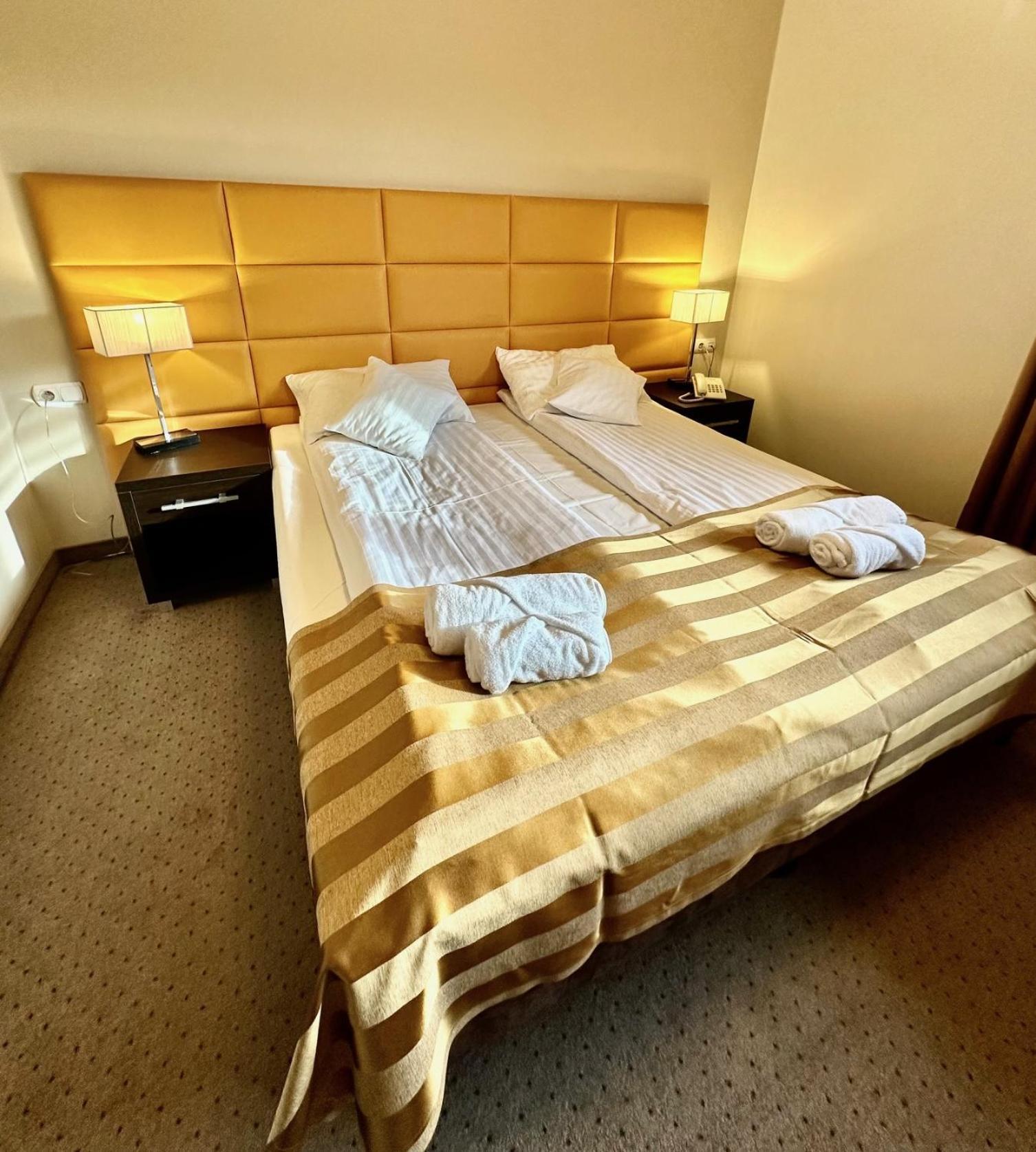 Hotel Pod Debami 오스토프 빌코폴스키 외부 사진