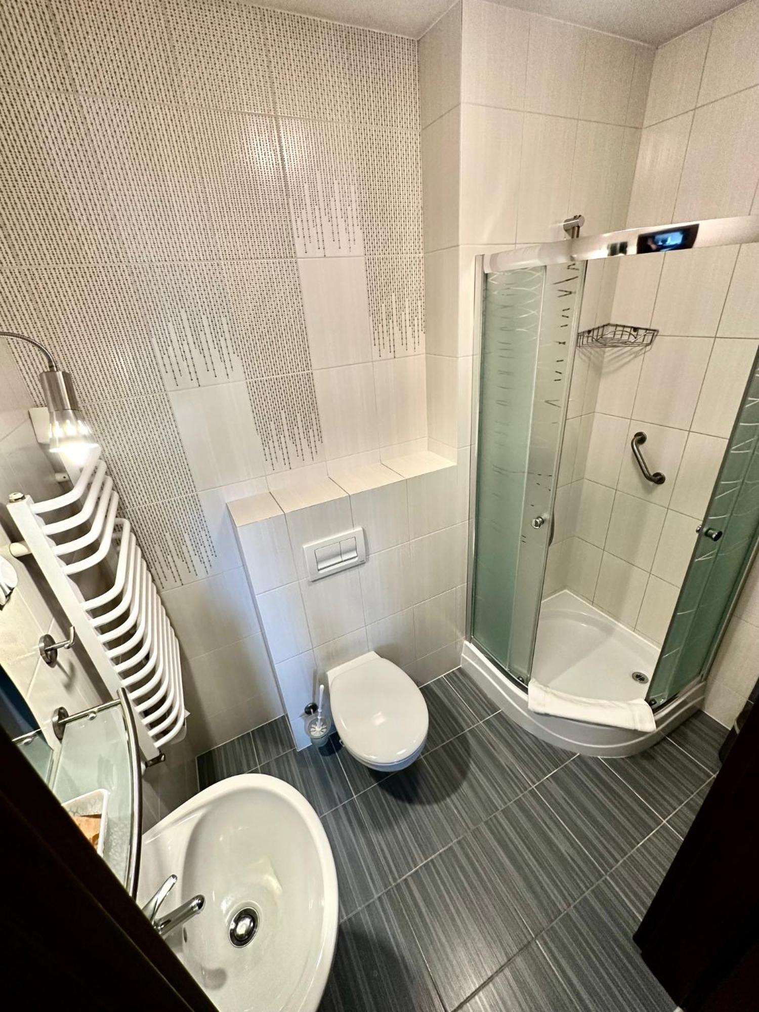Hotel Pod Debami 오스토프 빌코폴스키 외부 사진